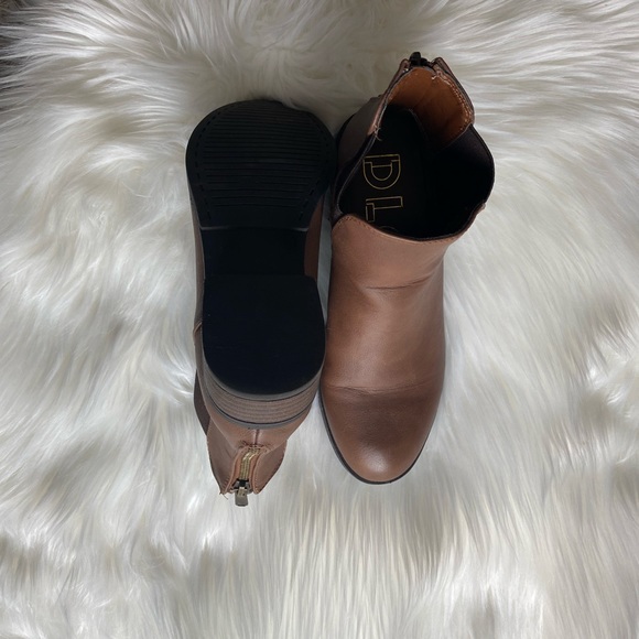 DLG Ankle Boots - Picture 3 of 3